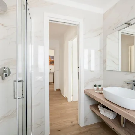 Experience -tiburtina Station 100 Mt Appartement